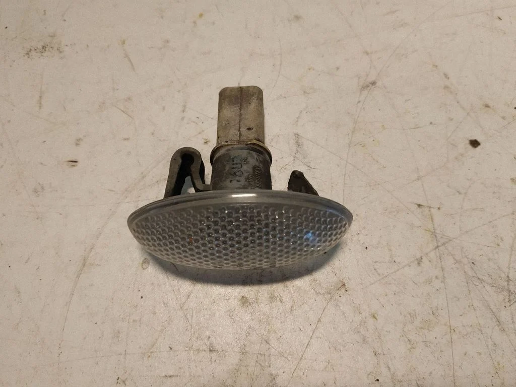 Poritiiva suunatuli – Citroen C5 (2001-2004)