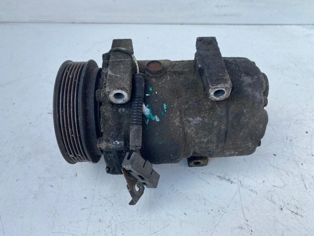 Air conditioning (A/C) compressor (pump) 7700866828B