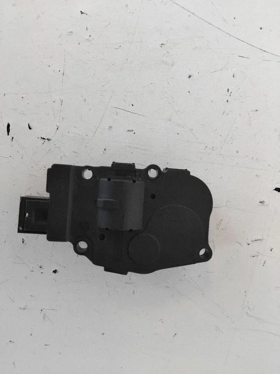 Air flap motor/actuator – BMW 3 Series E90 E91 (2005-2012)