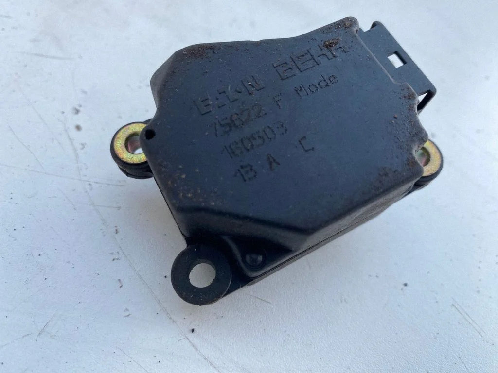 Gaisa aizvara motoriņš/aktuators 75622