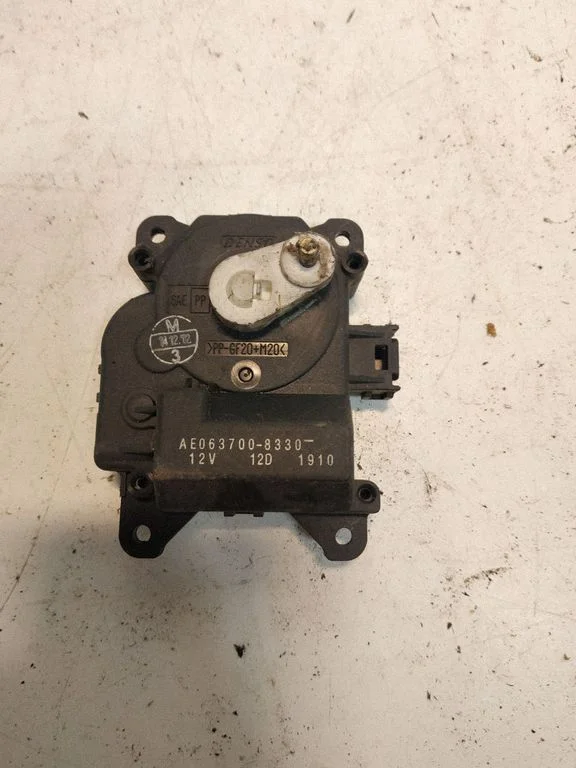 Gaisa aizvara motoriņš/aktuators 0637008330