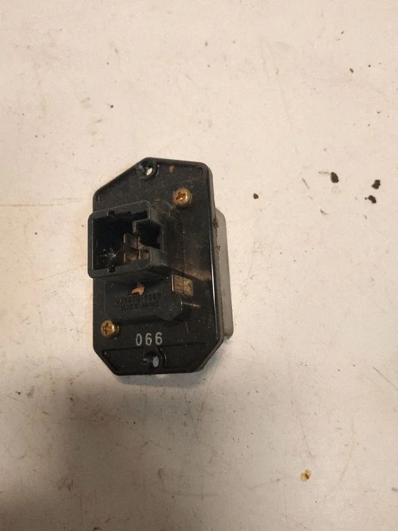 Heater blower motor/fan resistor 0778000660