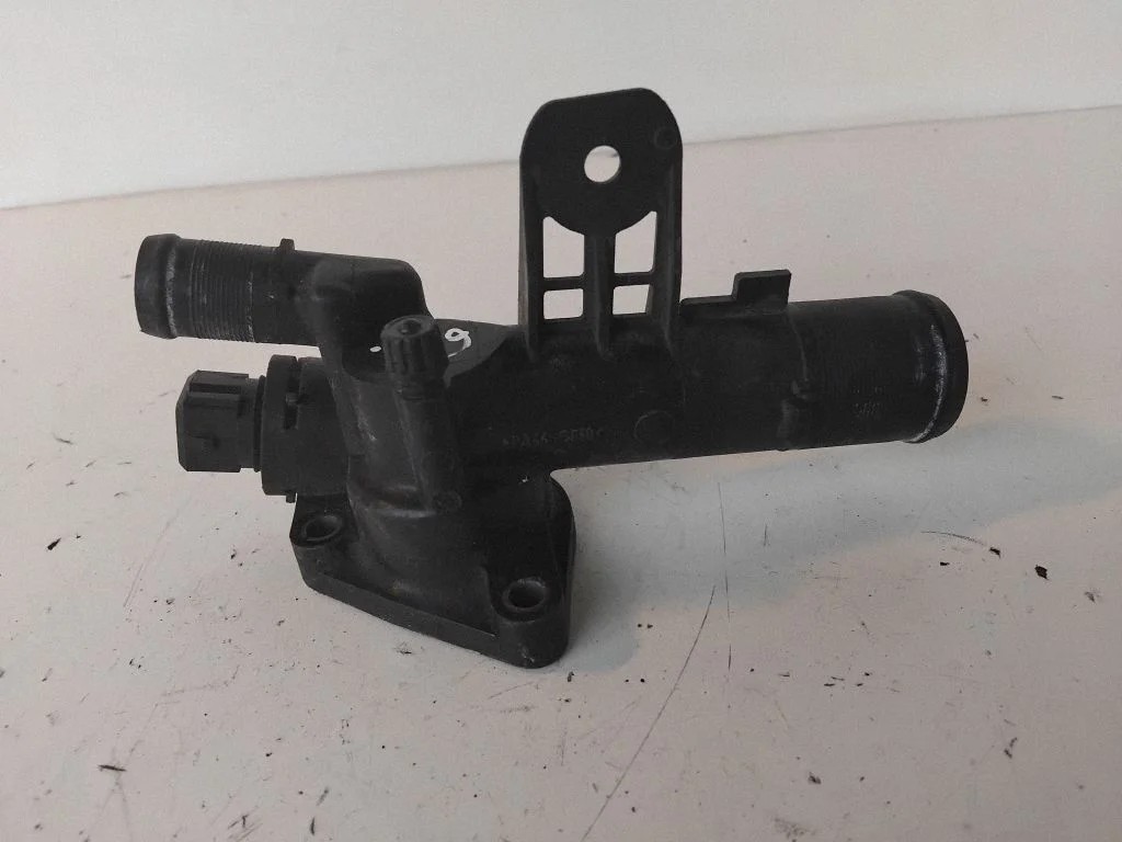 Thermostat/thermostat housing – Nissan Qashqai (2006-2010)