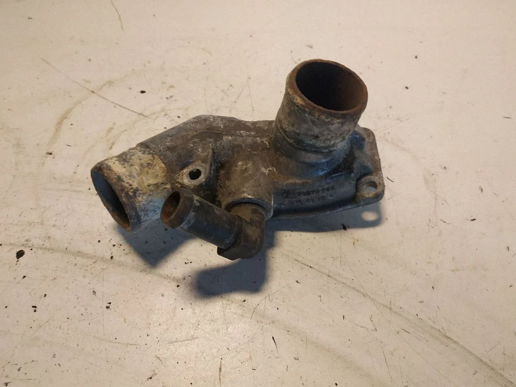 Thermostat/thermostat housing 90572899