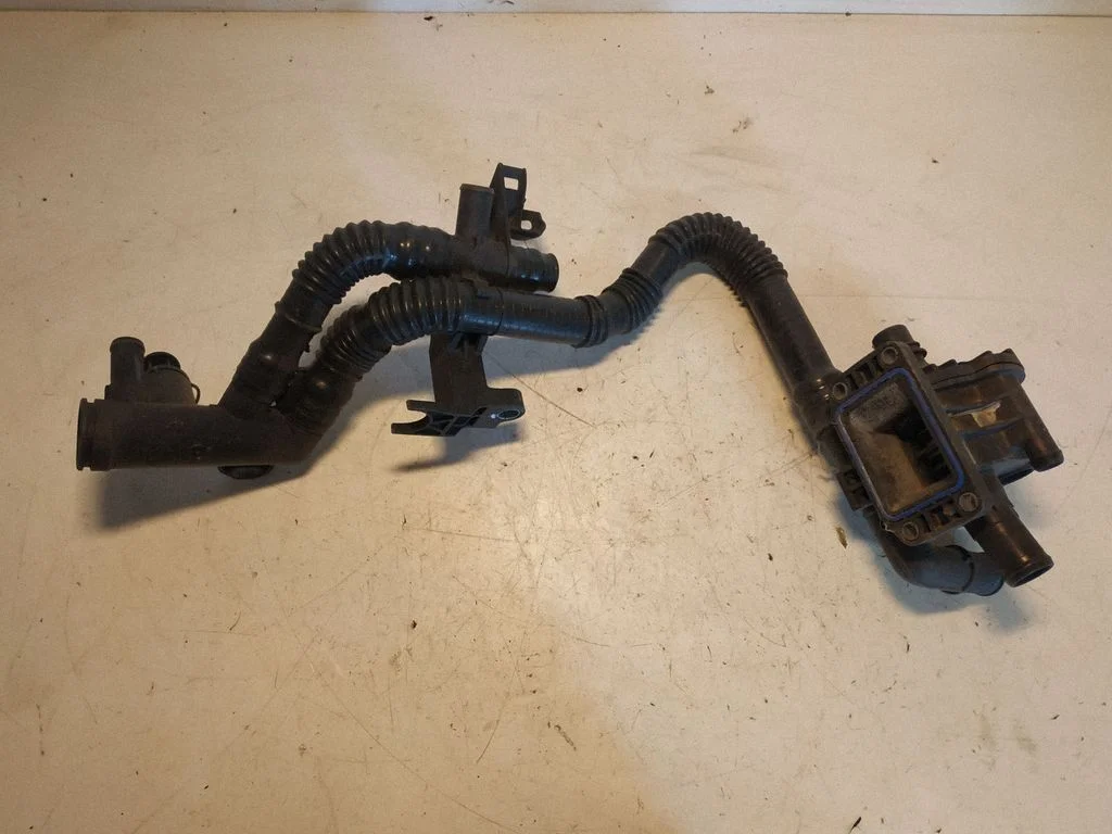 Thermostat/thermostat housing – Volvo V50 (2004-2007)