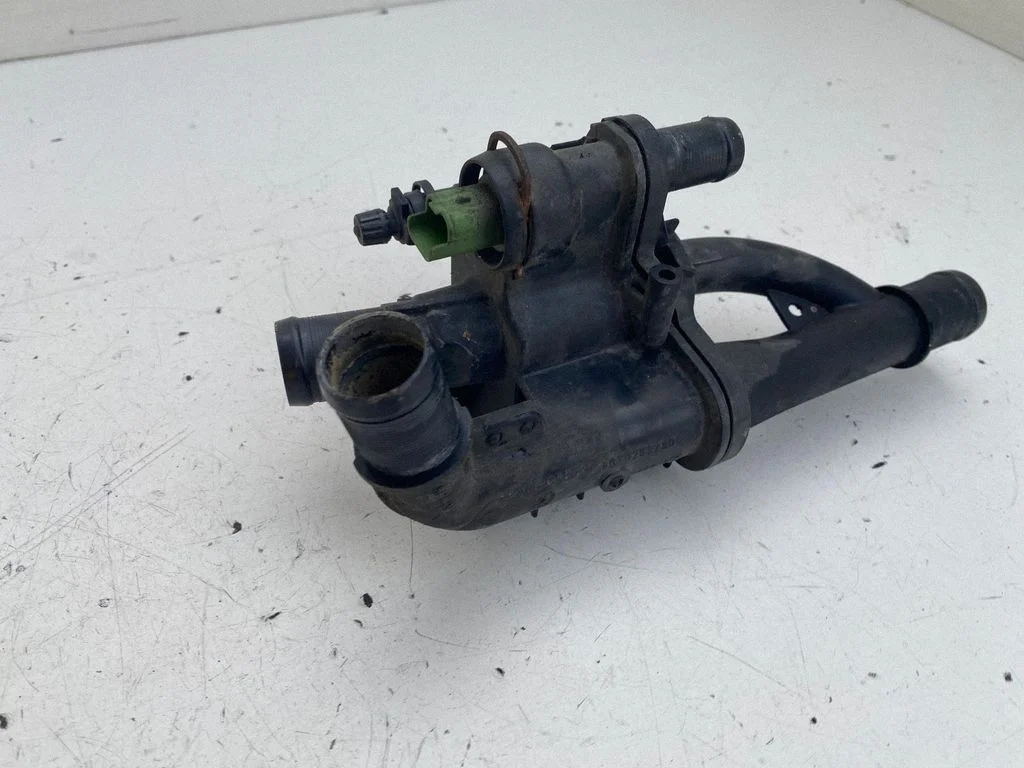 Thermostat/thermostat housing – Ford Focus (2010-2017)