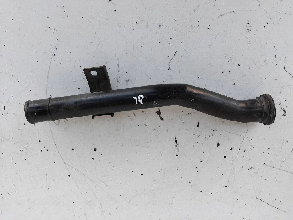 Engine coolant pipe/hose