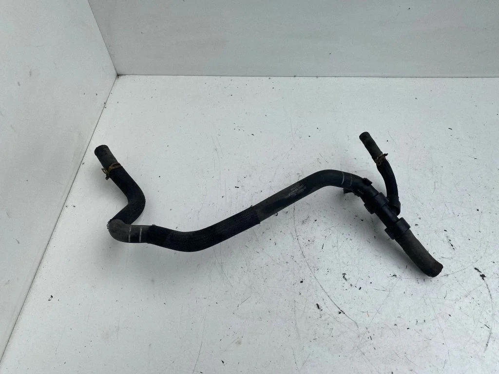 Engine coolant pipe/hose 31338164