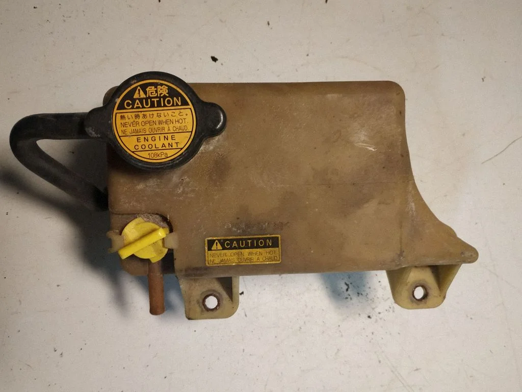 Coolant expansion tank/reservoir 164800G011