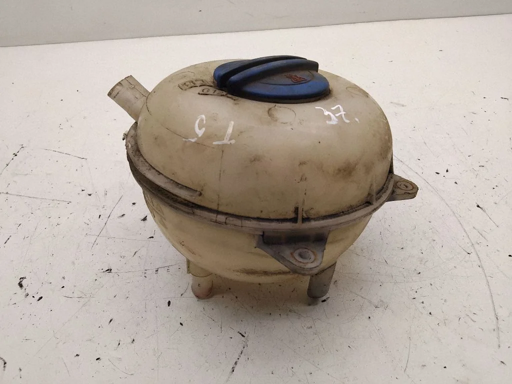 Coolant expansion tank/reservoir – Volkswagen Transporter - Caravelle T5 (2003-2015)
