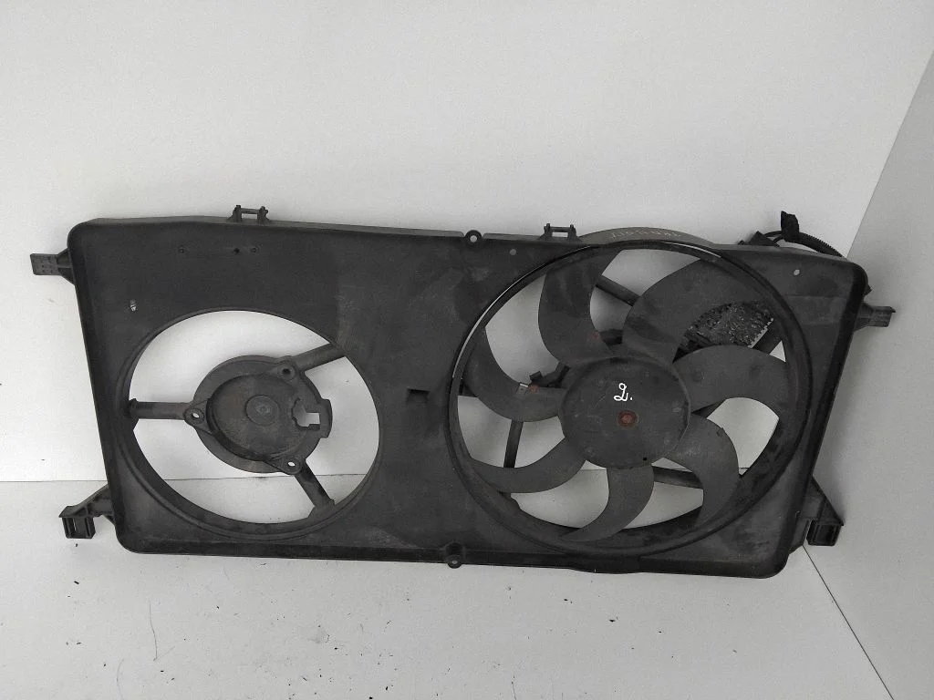 Wentylator chłodnicy elektryczny 8C118C607AB