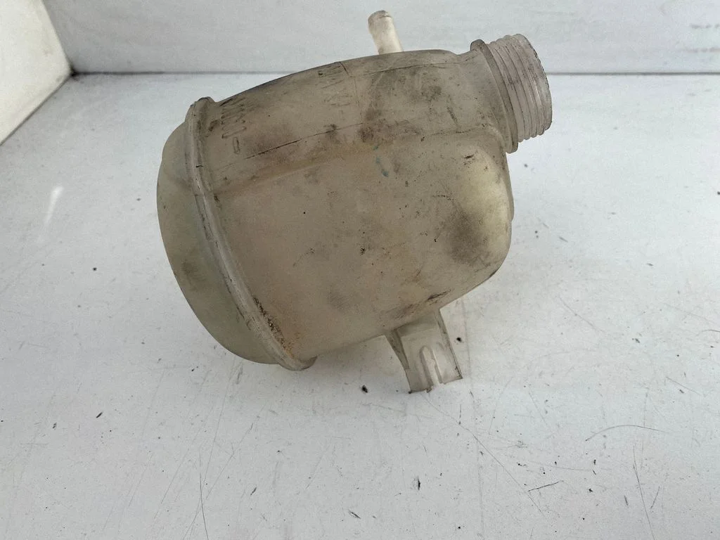 Coolant expansion tank/reservoir 8200060424A