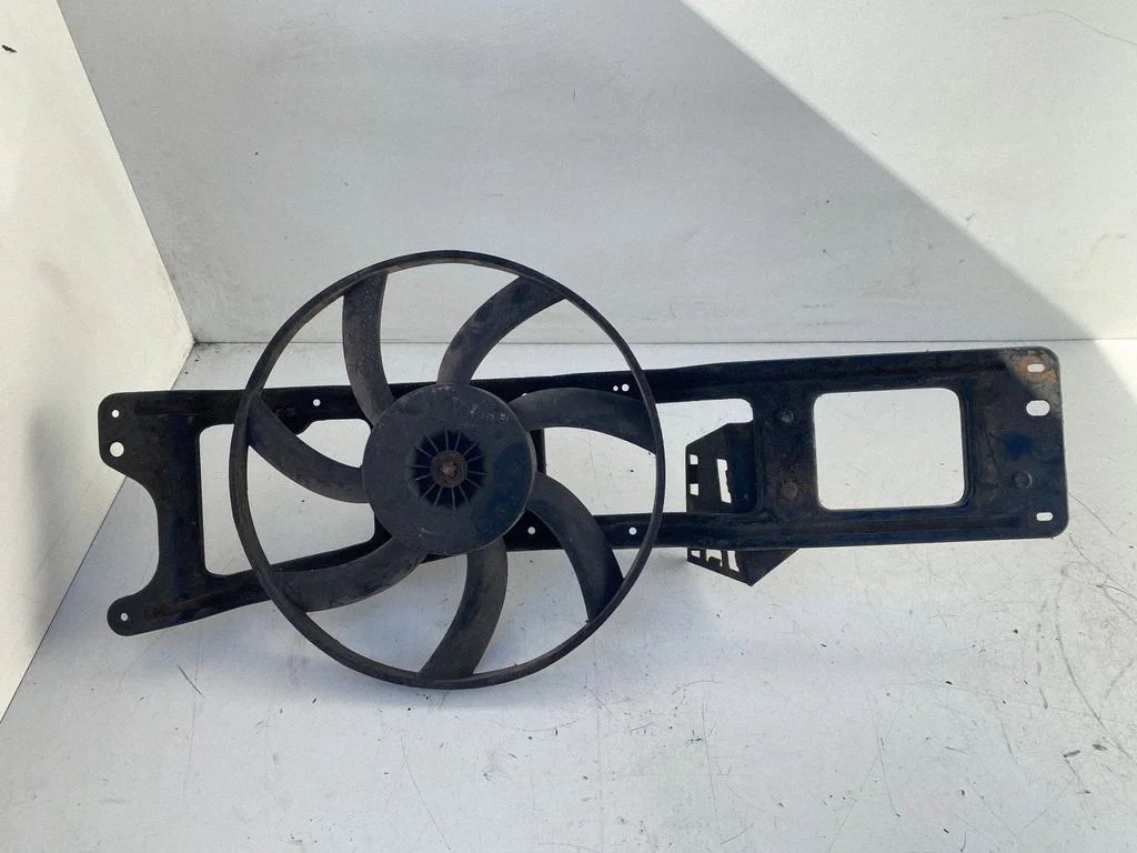 Radiaatori ventilaatori difuusor 7700427979A