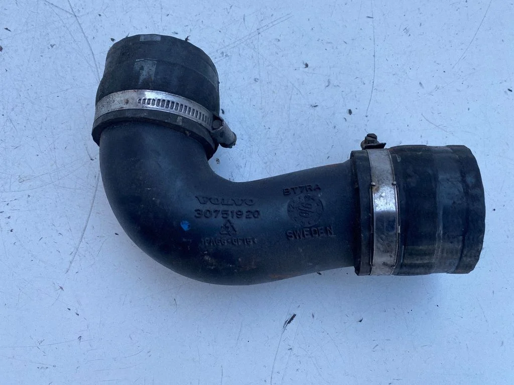 Intercooler hose/pipe – Volvo V70 (2005-2008)