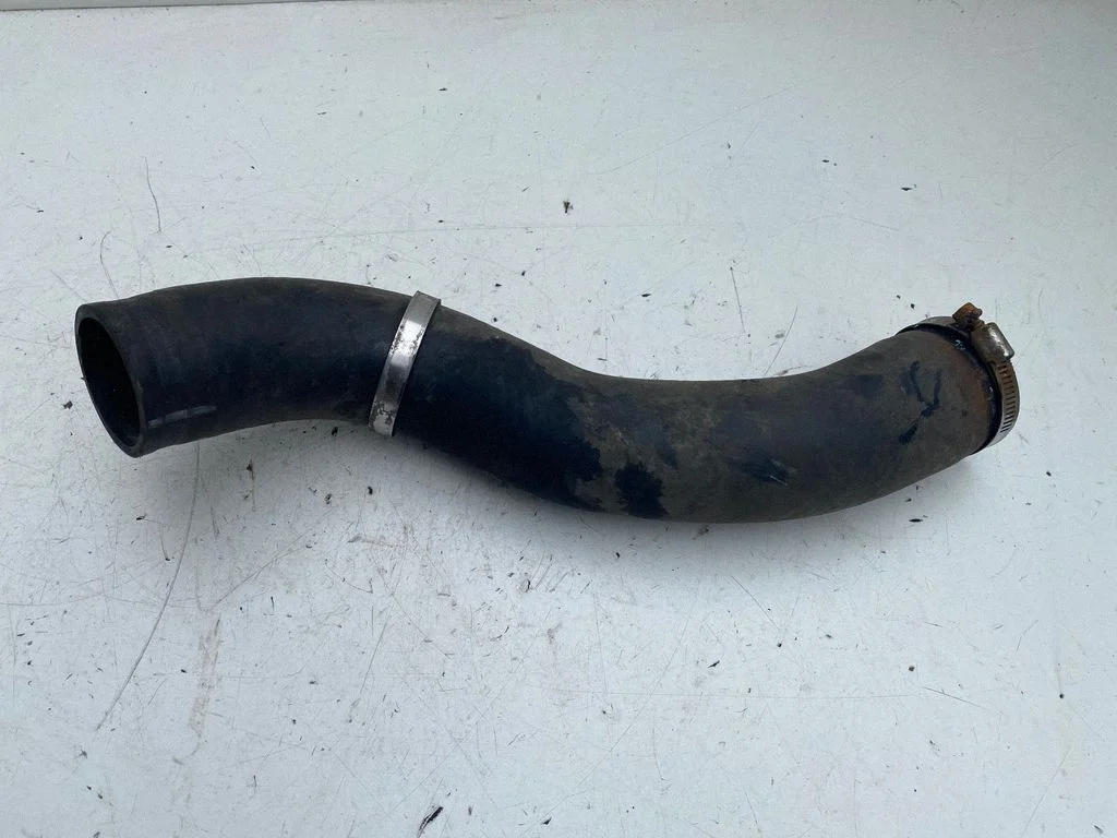 Intercooler hose/pipe