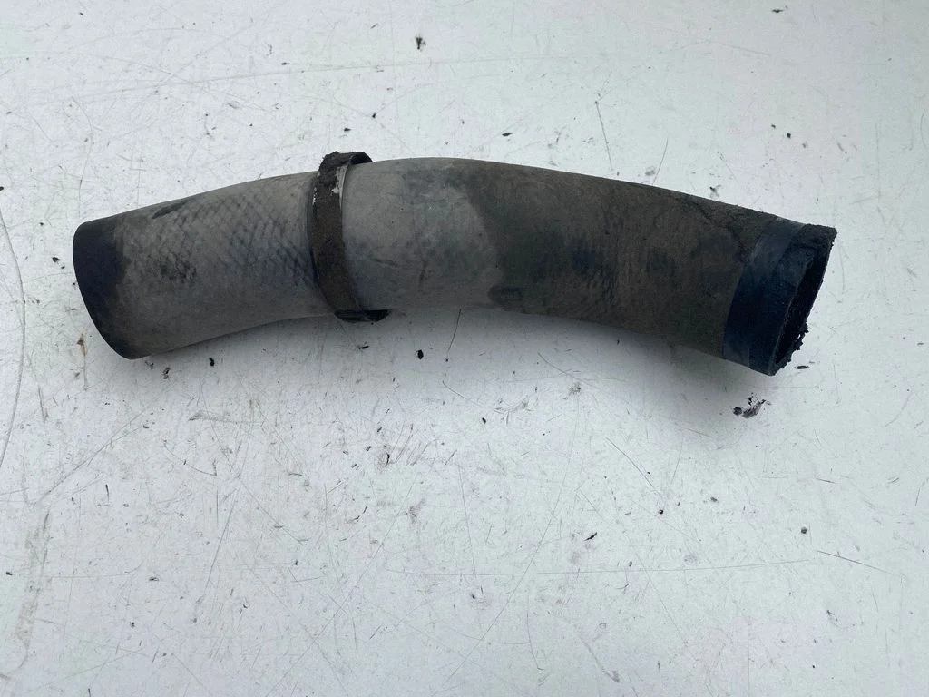 Intercooler hose/pipe