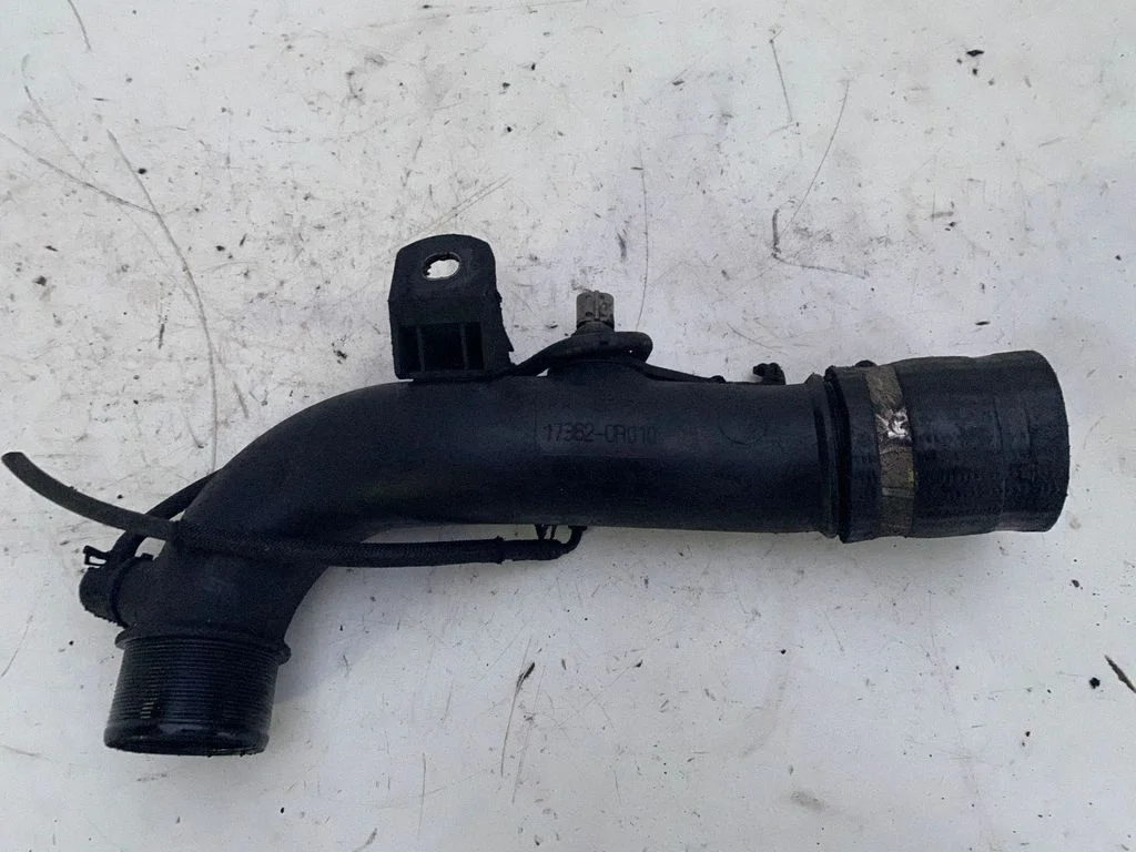 Vahejahuti voolik (-ud)/ toru (-d) 173620R010