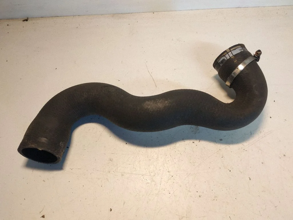 Intercooler hose/pipe