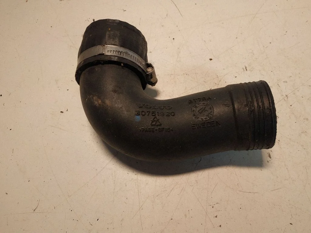 Intercooler hose/pipe – Volvo V70 (2005-2008)