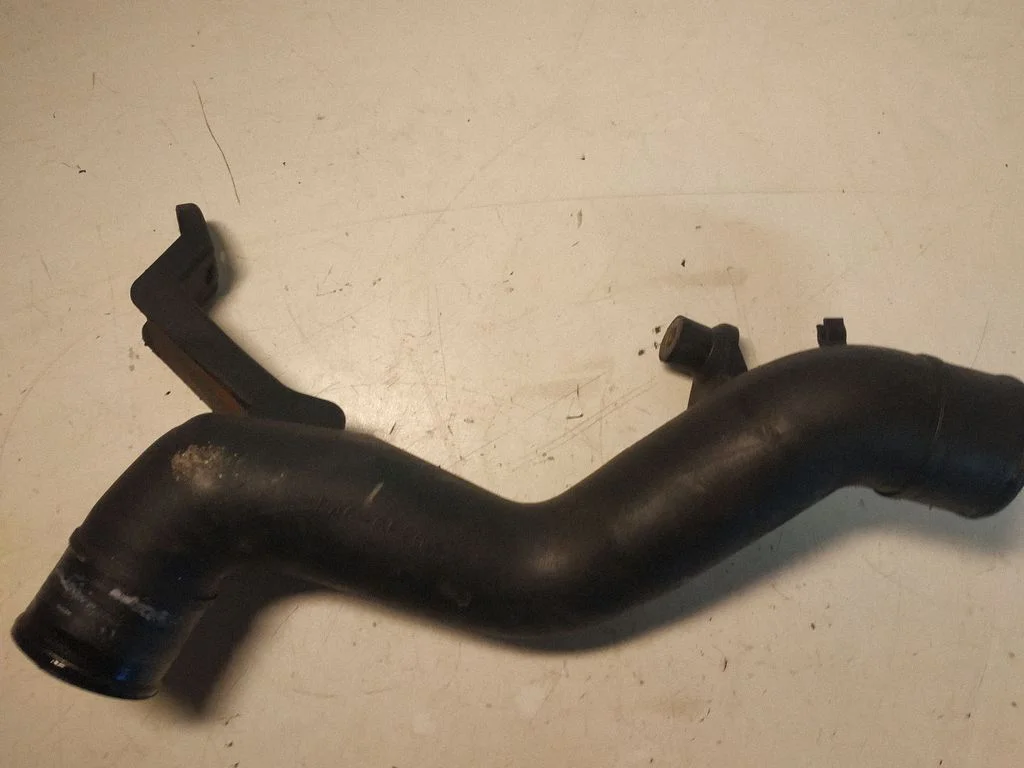 Intercooler hose/pipe