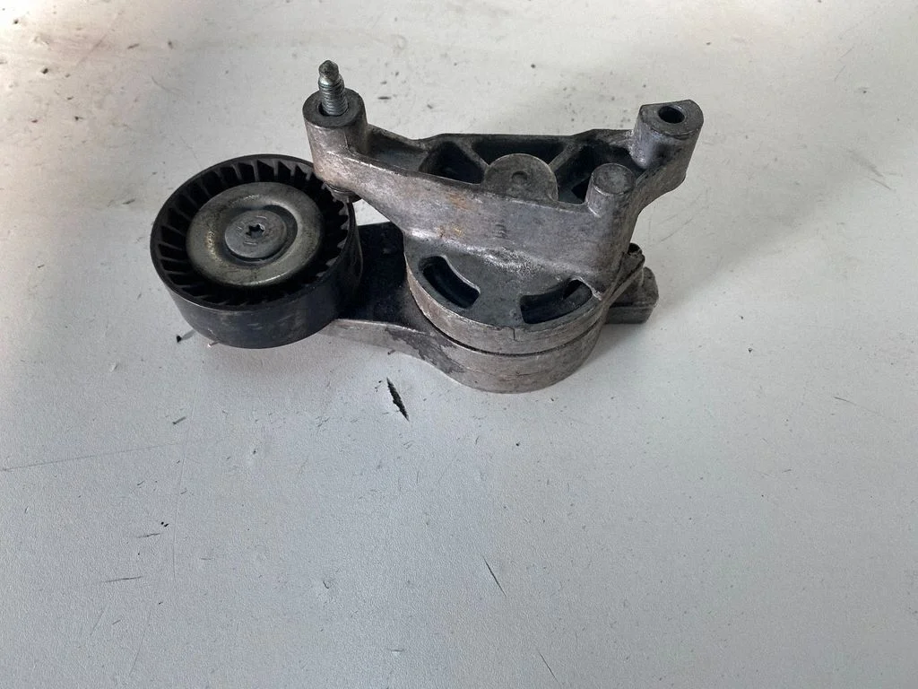 Napinacz paska – Volkswagen Golf Plus (2005-2013)