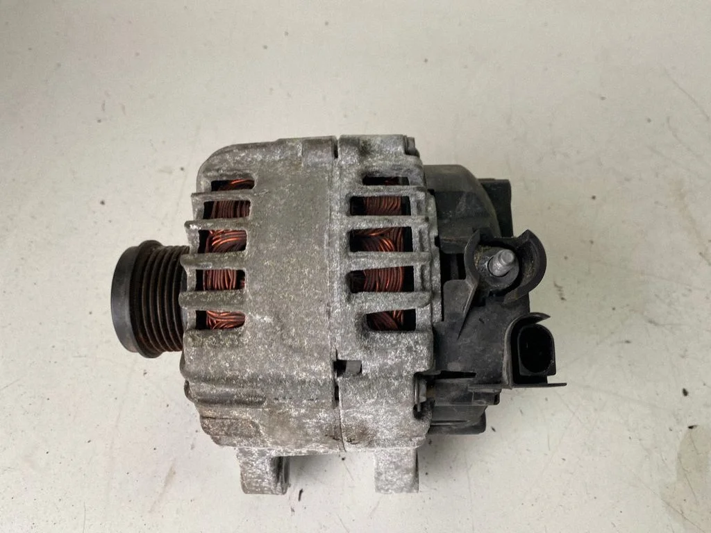 Ģenerators AV6N10300GC