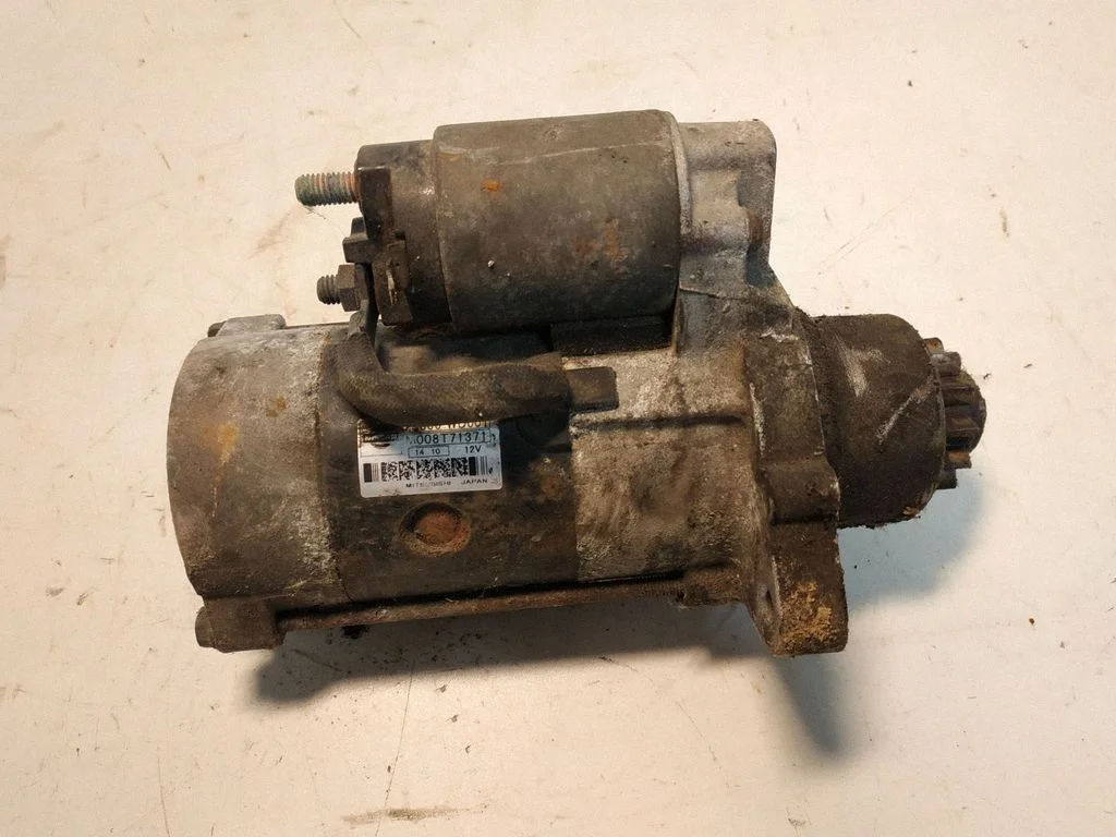 Starter motor 93300WD001
