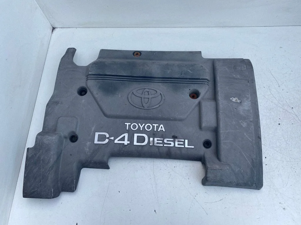 Dzinēja pārsegs (apdare) – Toyota Avensis T220 (2000-2003)