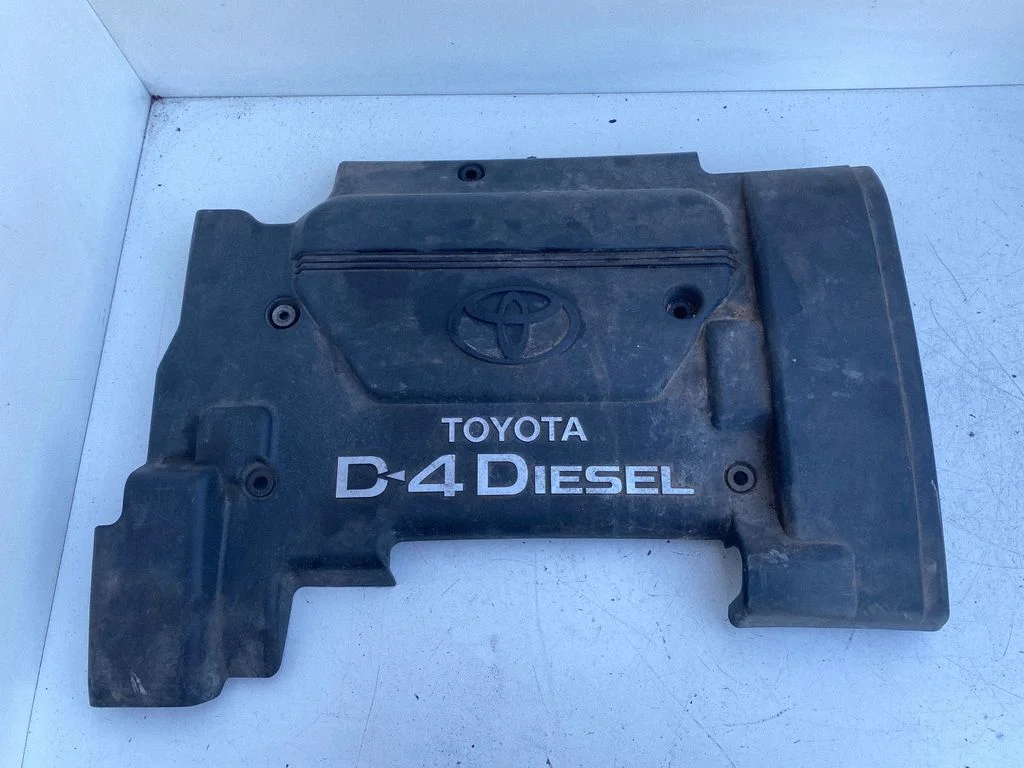 Dzinēja pārsegs (apdare) – Toyota Avensis T220 (2000-2003)