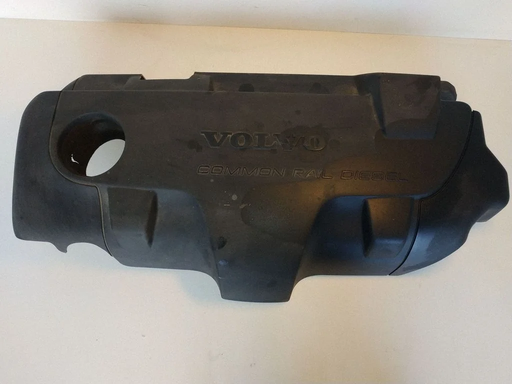 Mootori kate (kaunistus) – Volvo V70 (2000-2004)