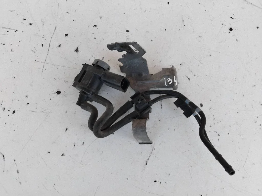 Turbo solenoid valve 1K0906288A