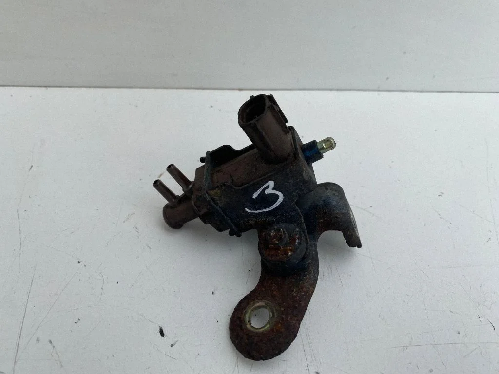 Turbo solenoid valve – Toyota Avensis T220 (2000-2003)