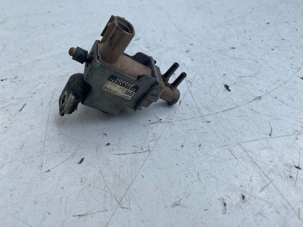 Turbo solenoid valve – Toyota Avensis T220 (2000-2003)