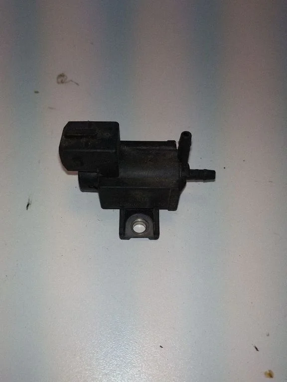 Turbo solenoid valve – Toyota RAV 4 (XA30) (2006-2016)