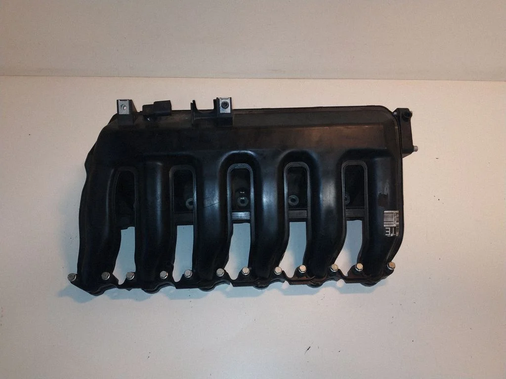Sisselaskekollektor – BMW 5-seeria E60 E61 (2004-2010)