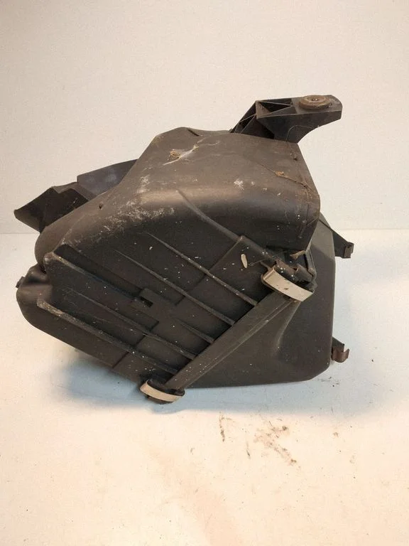 Air filter box 4B0133835L