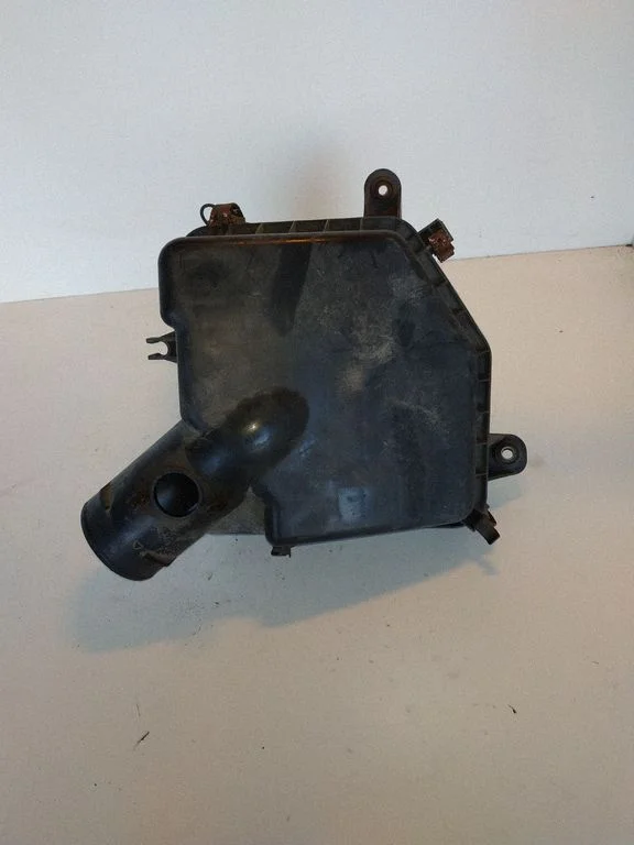 Air filter box – Lexus IS 220D-250-350 (2006-2013)