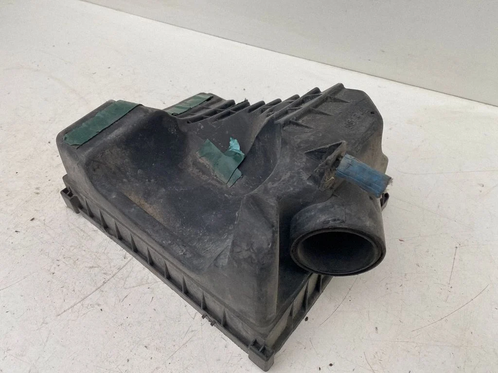 Air filter box