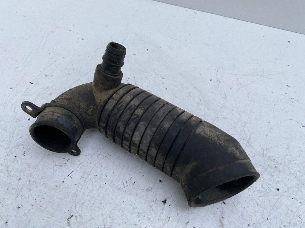 Gaisa caurule uz turbīnu 8D0129615