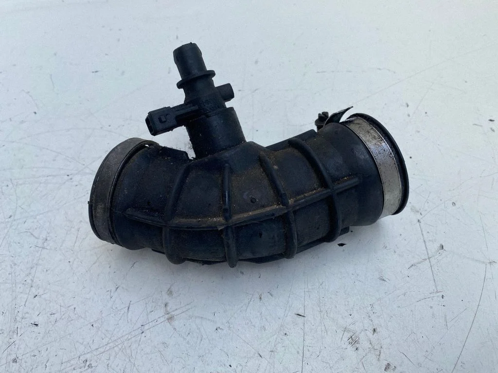 Turbo õhu sisselasketoru/ -voolik – Volvo XC90 (2003-2006)