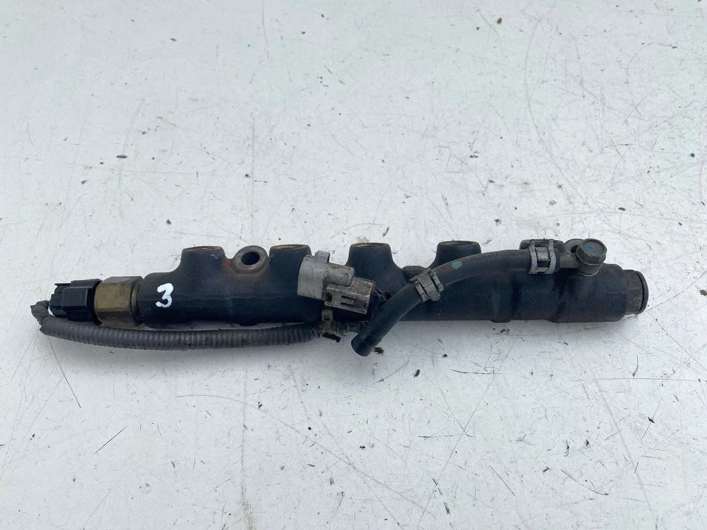 Listwa paliwowa (magistrala) – Toyota Avensis T220 (2000-2003)
