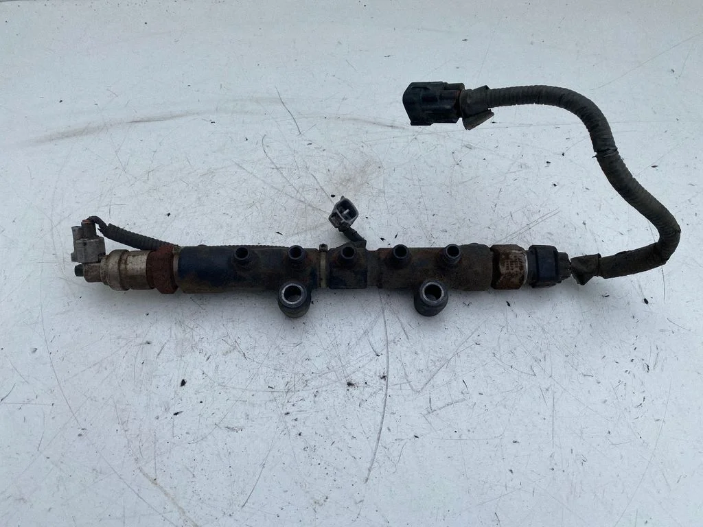 Fuel main line pipe – Toyota Avensis T250 (2003-2006)