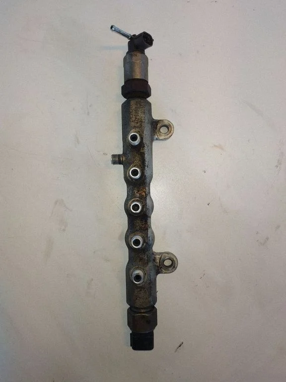 Fuel main line pipe – Lexus IS 220D-250-350 (2006-2013)