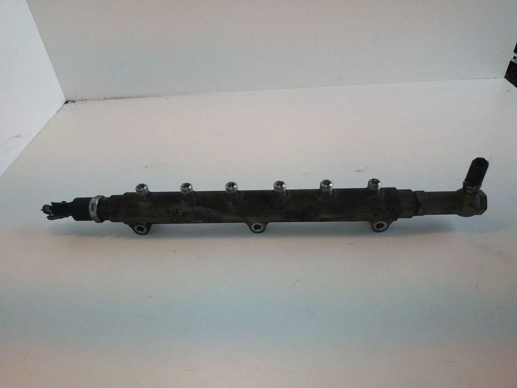 Fuel main line pipe – Volvo V70 (2000-2004)