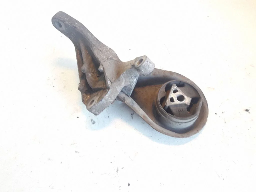 Dzinēja spilvens 3M516P082A