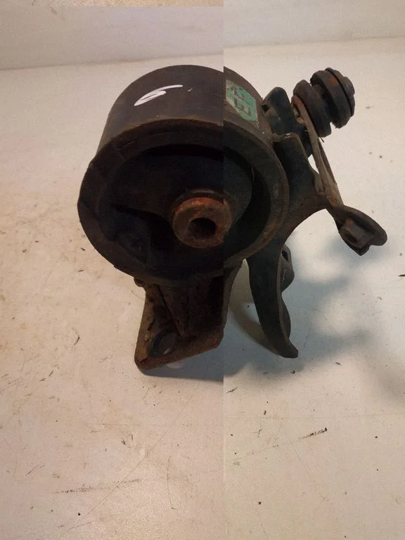 Engine mount bracket