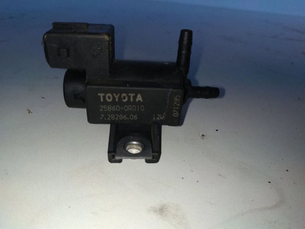 Vacuum valve – Lexus IS 220D-250-350 (2006-2013)