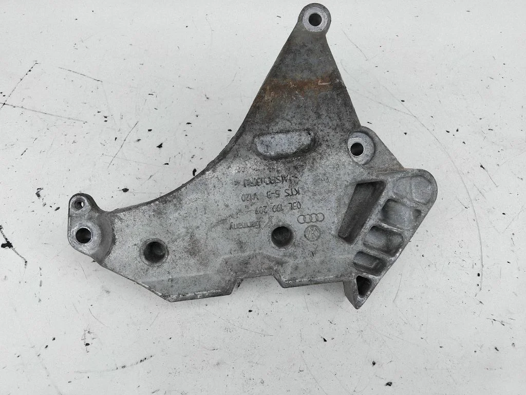 Mootori kinnituskronstein 03L199207