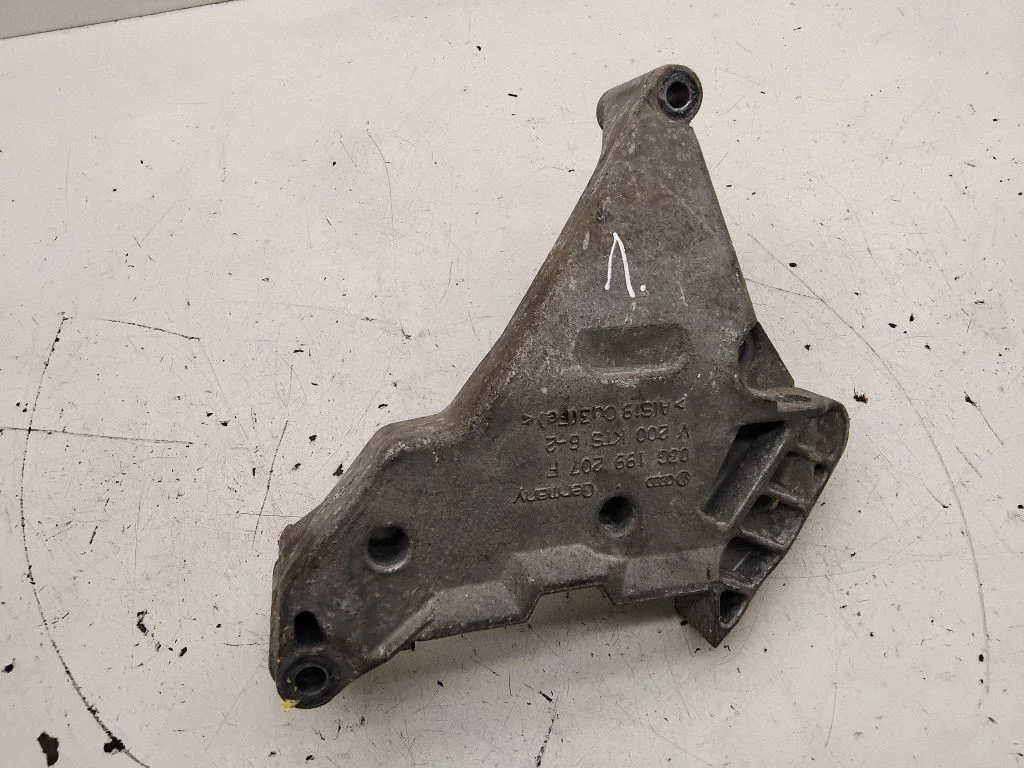 Engine mounting bracket 03G199207F
