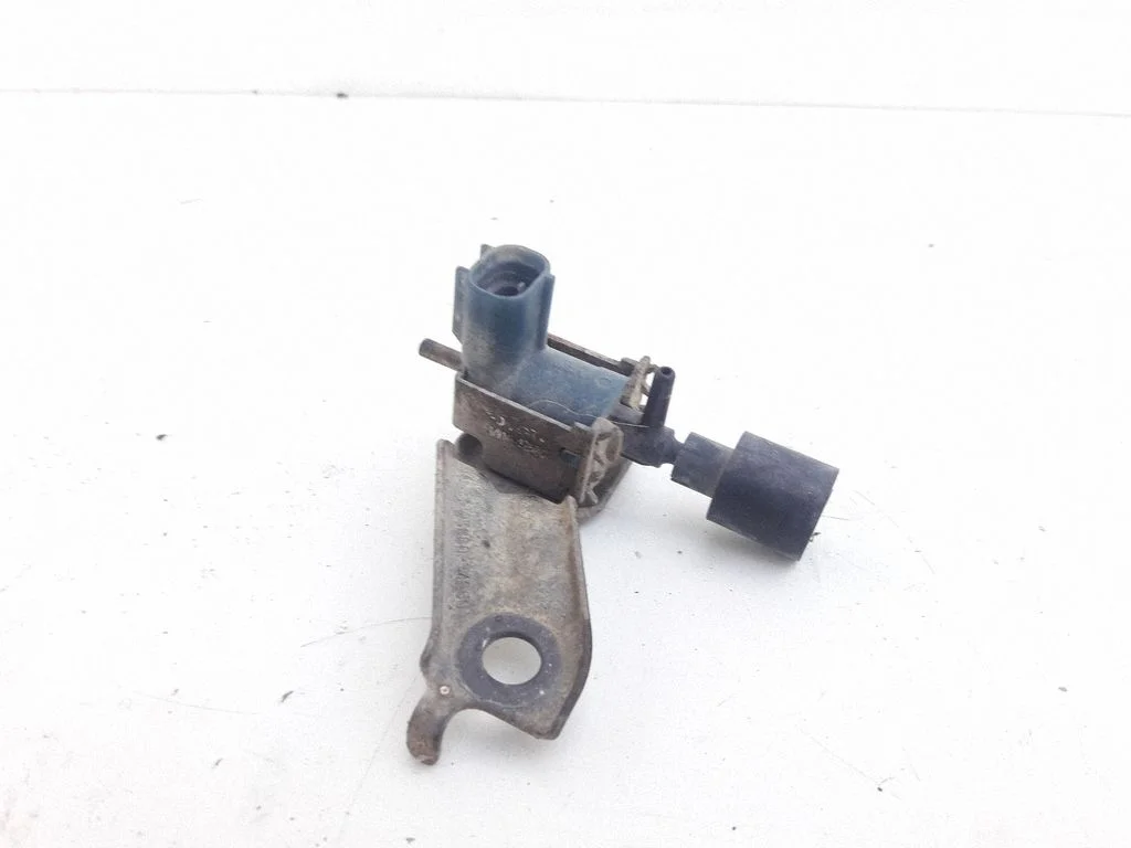 Vacuum valve